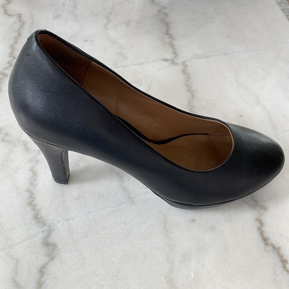 Clarks black leather platform pumps - Picture 3 of 13